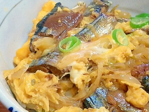 缶詰でかんたん!さんまの蒲焼きの卵とじ丼